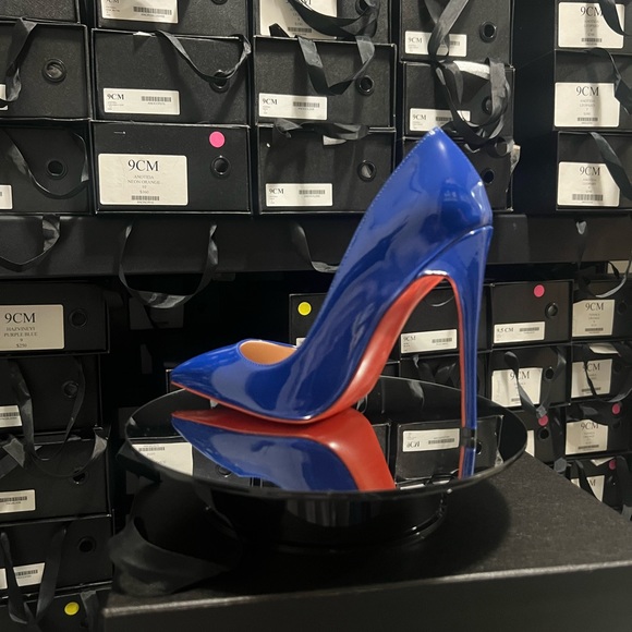 New cobalt blue pumps - Picture 2 of 3